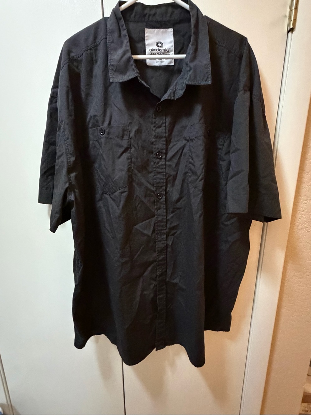 Akademiks Men’s Black Short-Sleeve Button-Down Shirt